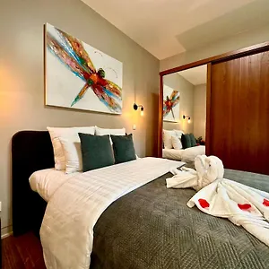 https://luxury-suites-castel.brusselshotelsbook.com